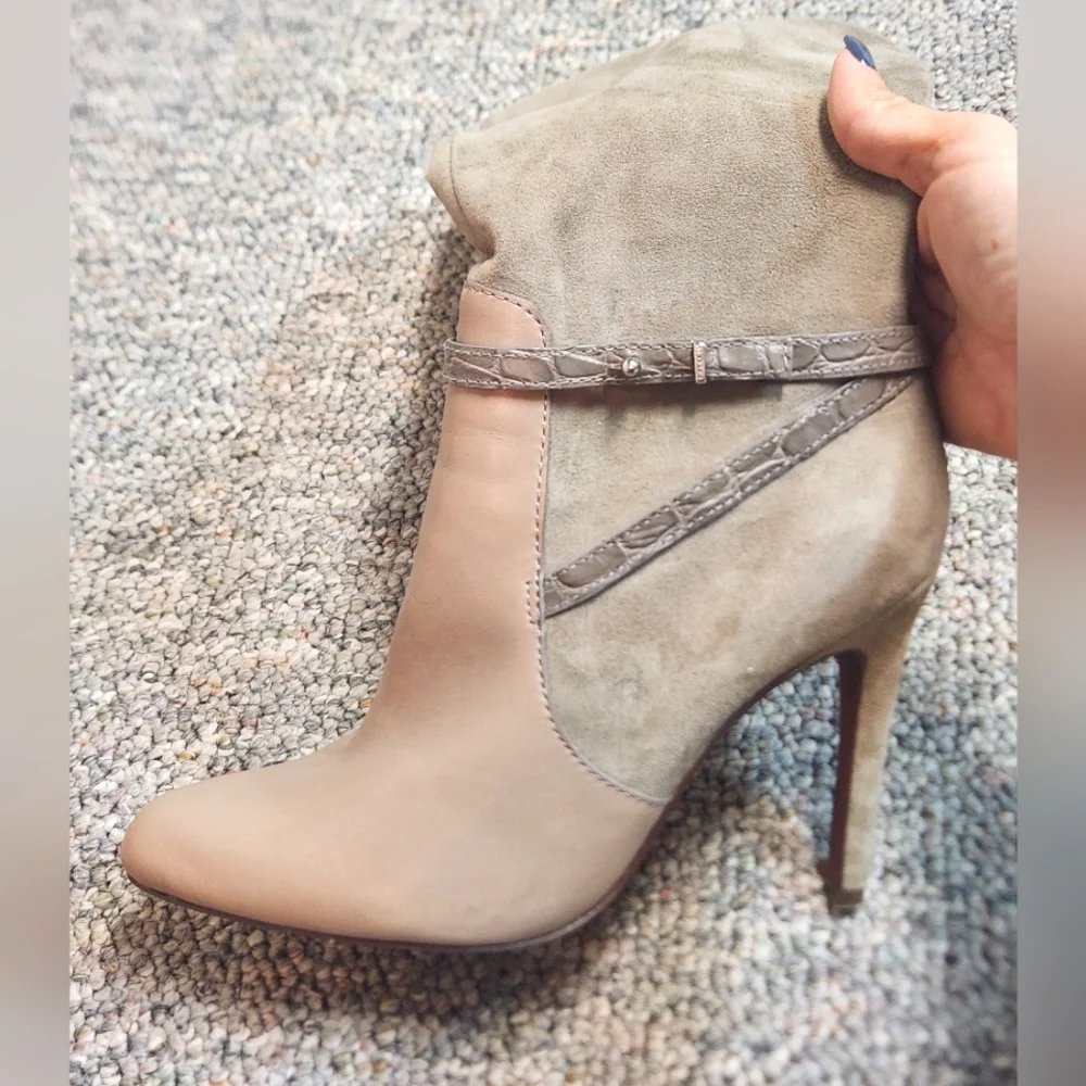 Coach Ursala Knee High Heeled Suede/ Leather Boot Light Beige/Taupe 7 - Picture 5 of 10